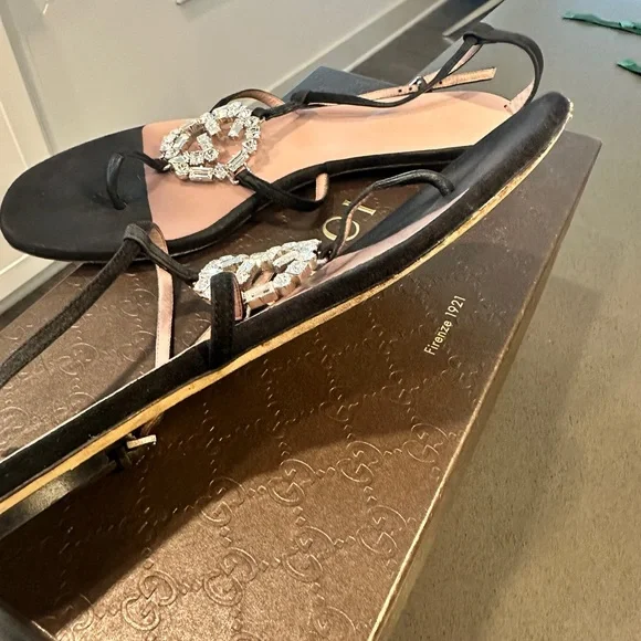 Gucci Black Sandals with Crystal Accents - Picture 2 of 5